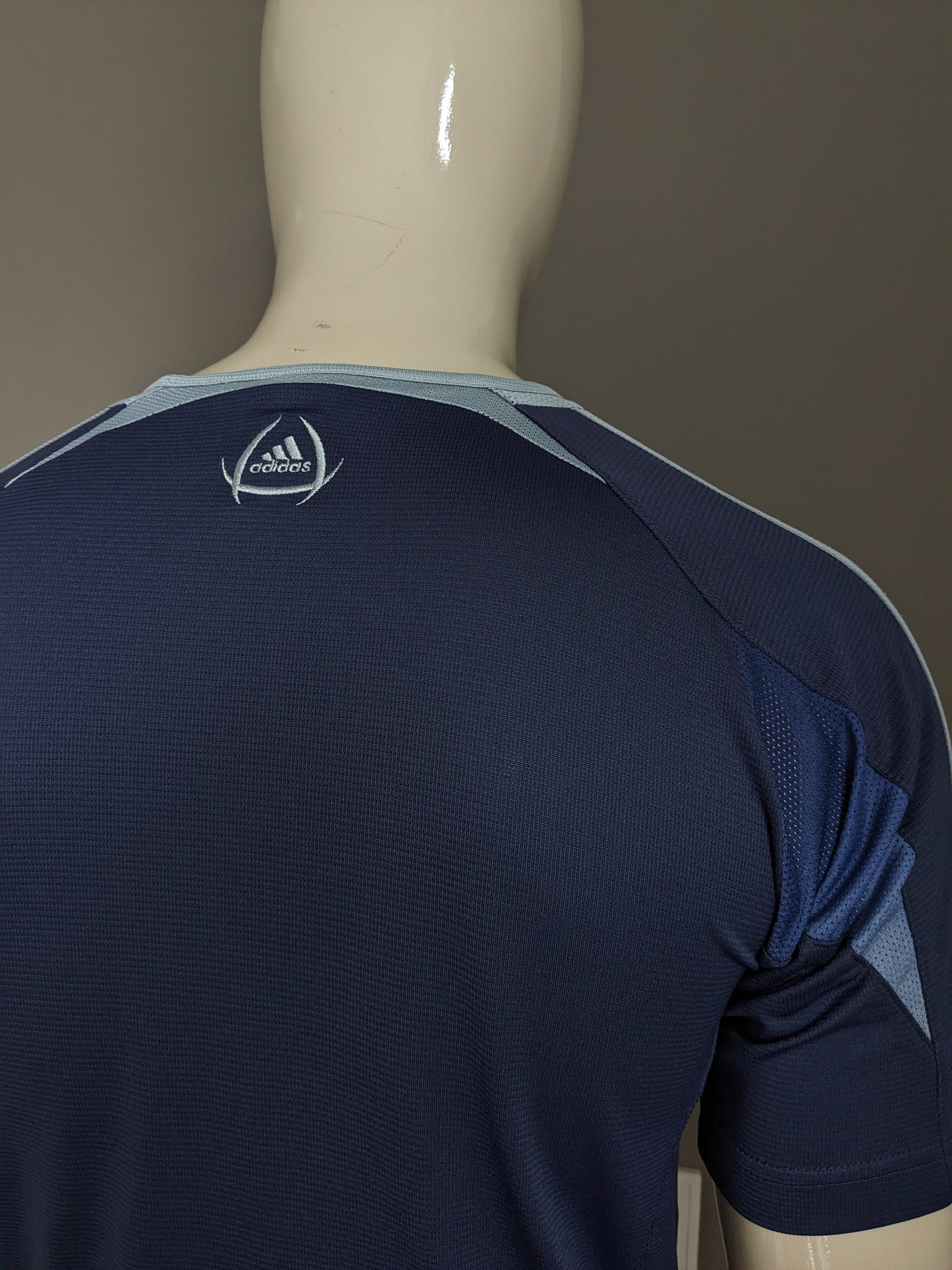 Adidas Sporthemd. Blau gefärbt. Größe S.