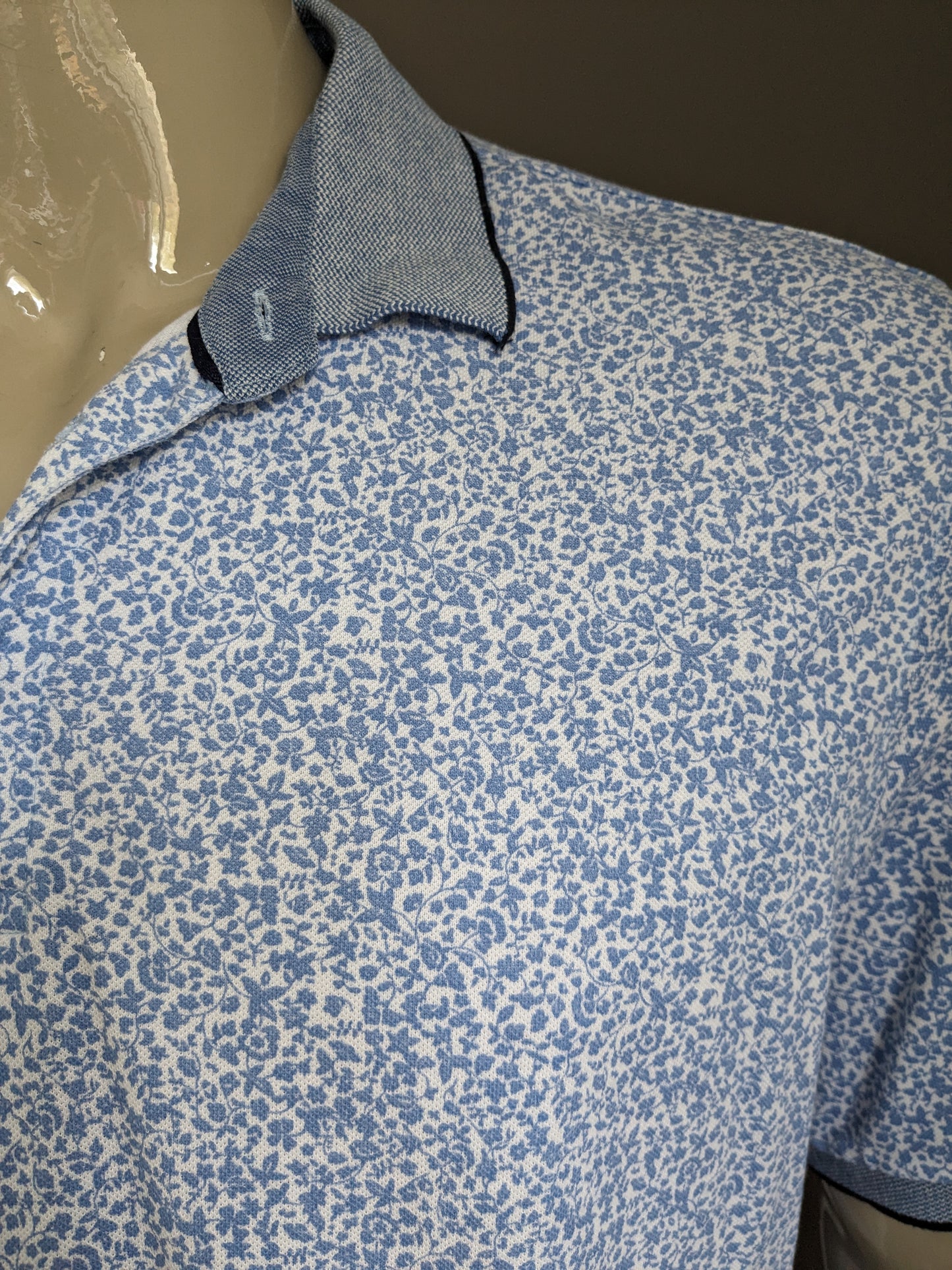 Westbury Premium Polo. Blue white flowers print. Size 2XL / XXL.