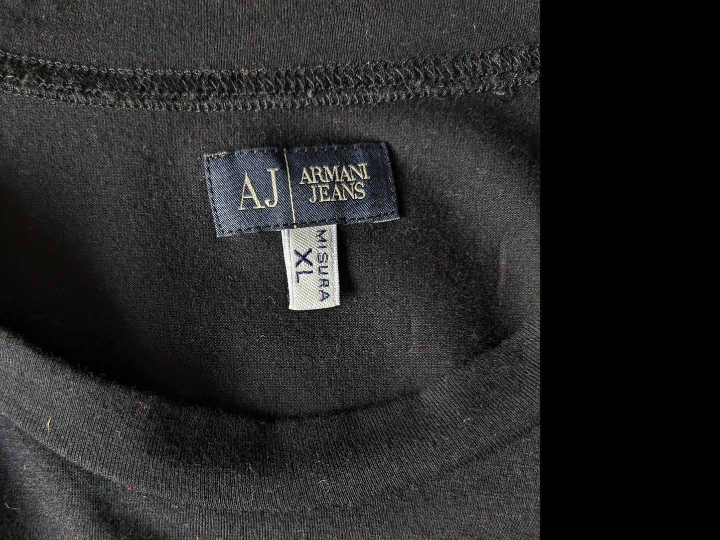 Armani Jeans shirt. Zwart met opdruk. stretch. Maat XL.