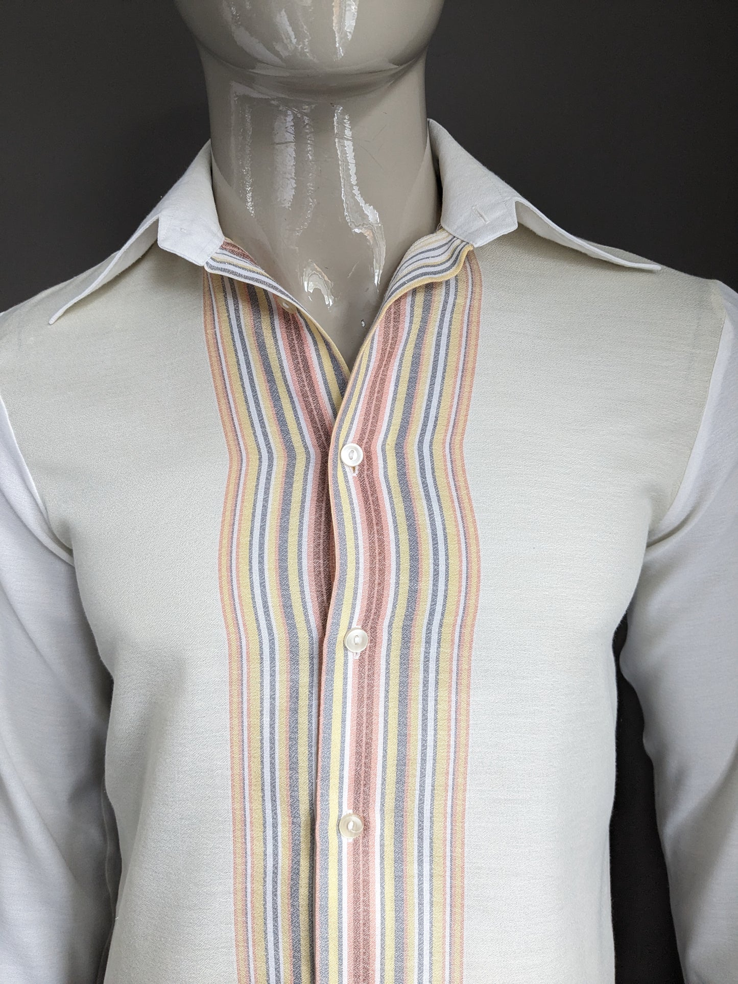 Chemise vintage des années 70 avec collier ponctuel. Colore rose gris jaune beige. Taille M.