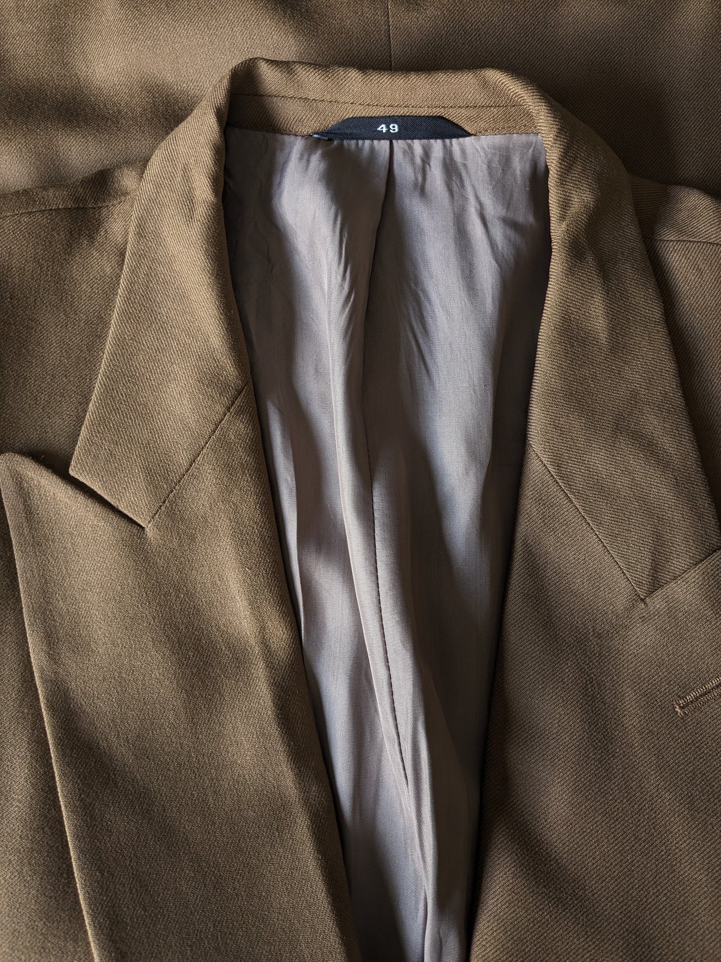 B Choix: Andrews en laine vintage et veste à double poitrine. De couleur marron clair. Taille 49 (m).