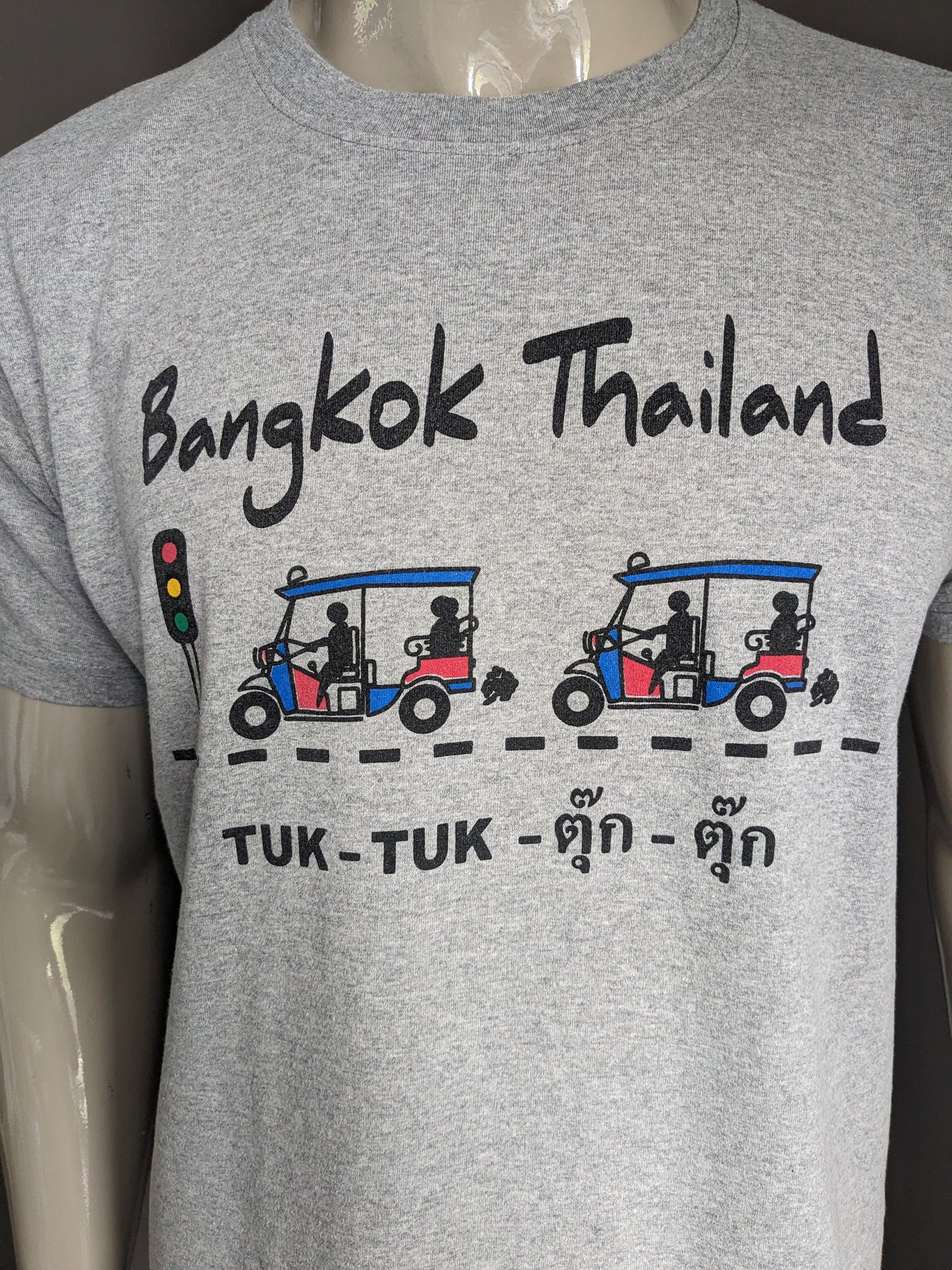 Bangkok Tuk Tuk shirt. Grijs gemêleerd met opdruk. Maat L.
