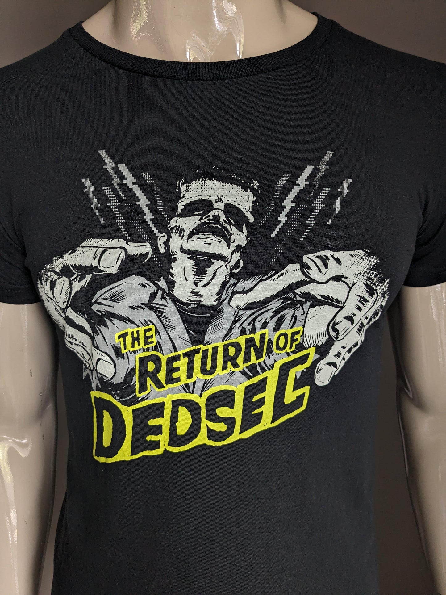 Watch Dogs 2 shirt. Zwart met opdruk "The return of dedsec". Maat S.