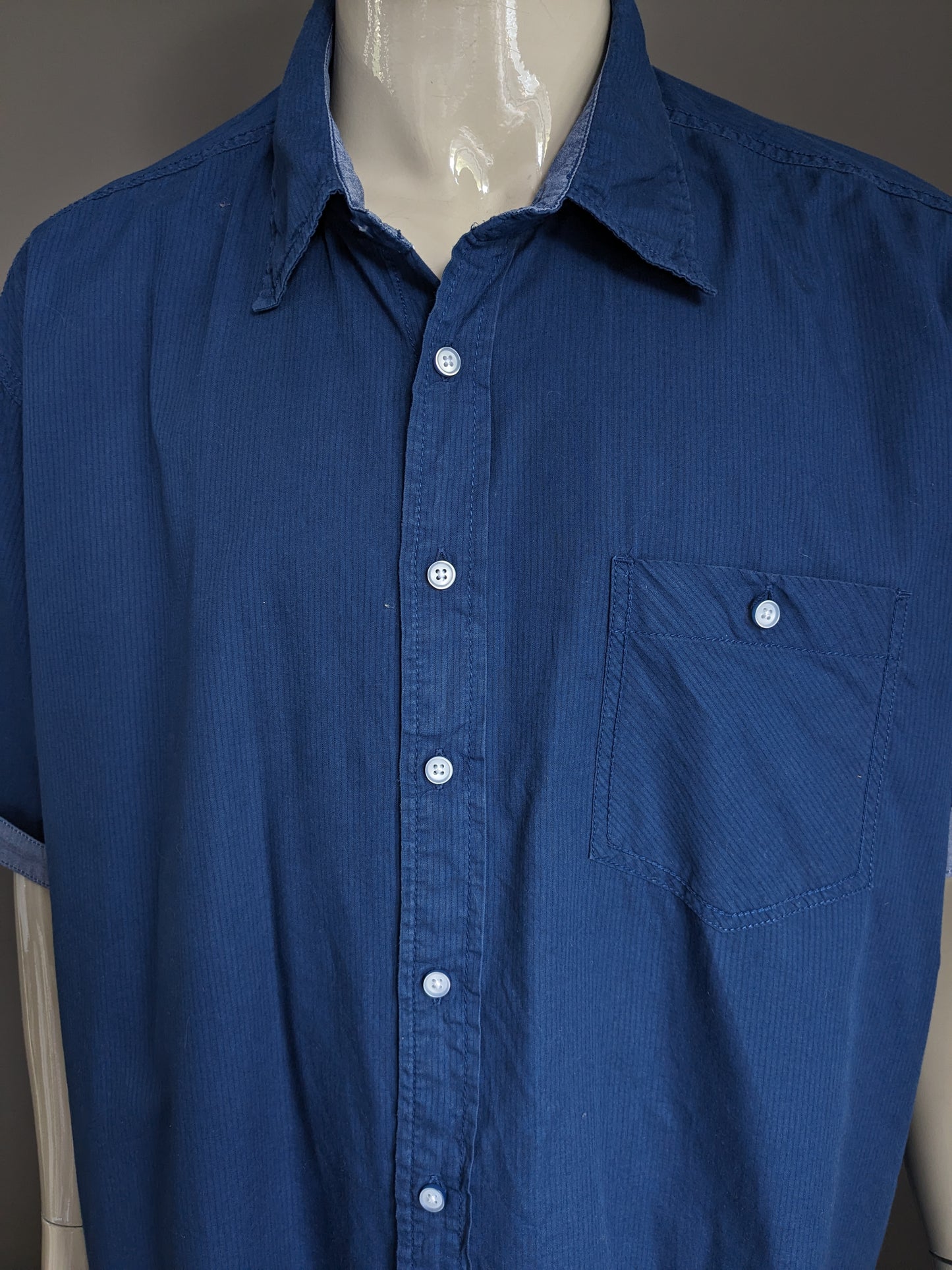 Canda Shirt Short Maniche. Strisce blu scuro. Dimensione 4xl / xxxxl.
