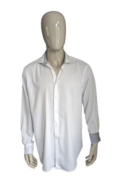 Blumfontain overhemd. Wit gekleurd. Maat XL / XXL.
