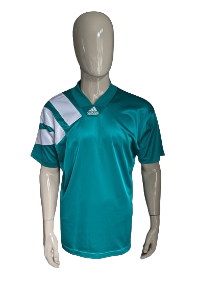 Vintage Adidas sport shirt met V-Hals. Groen Wit glanzend gekleurd. Maat XL.