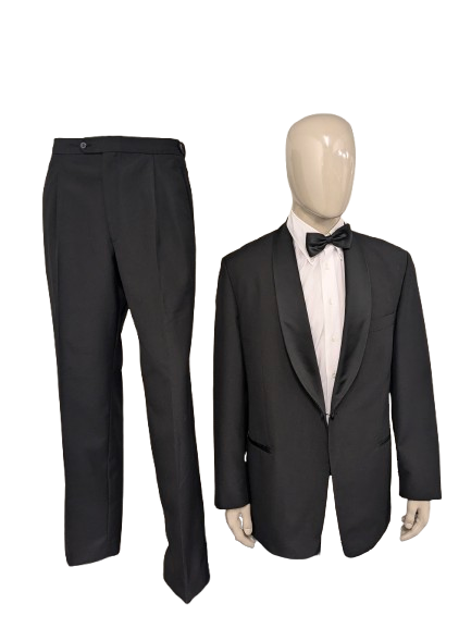 Canda Smoking 3-piece with butterfly bow. Black colored. Size 56 / XL.