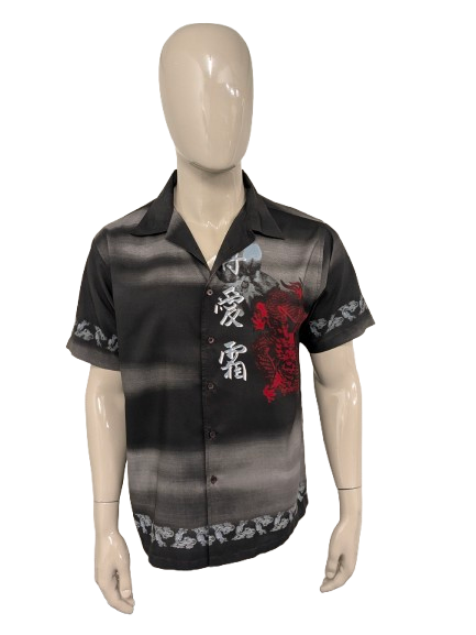 Vintage New Roads Manga / Anime Kurzarmshirt. Grau-roter Drachendruck. Größe L.