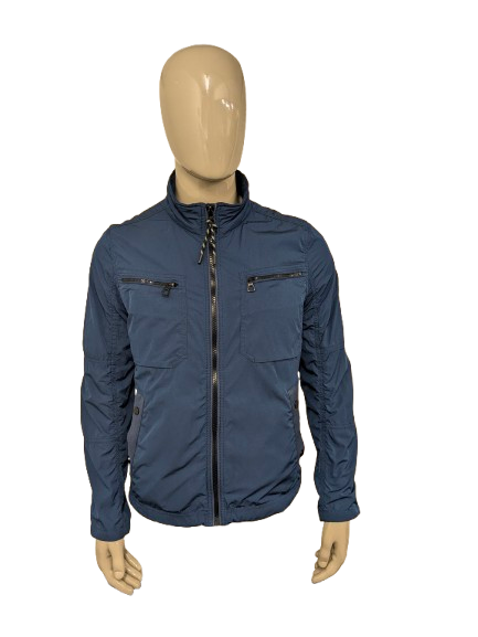Chaqueta de verano Lerros. De color azul. Talla M.