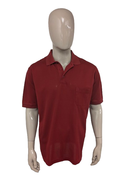 Olympisches Polo. Dunkelrot gefärbt. Größe XL.
