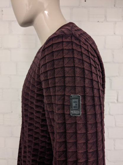 No excess casual sweater. Bordeaux mixed with tangible motif. Size XL.