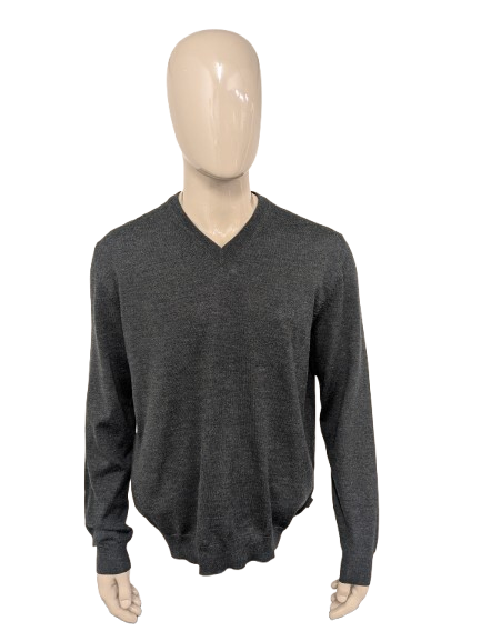 Boss Hugo Boss Wollpullover mit V-Ausschnitt. Dunkelgrau gemischt. Größe 2XL / XXL. 100 % Wolle.