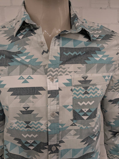 Kenji shirt. Green white print. Size M. Slim Fit.