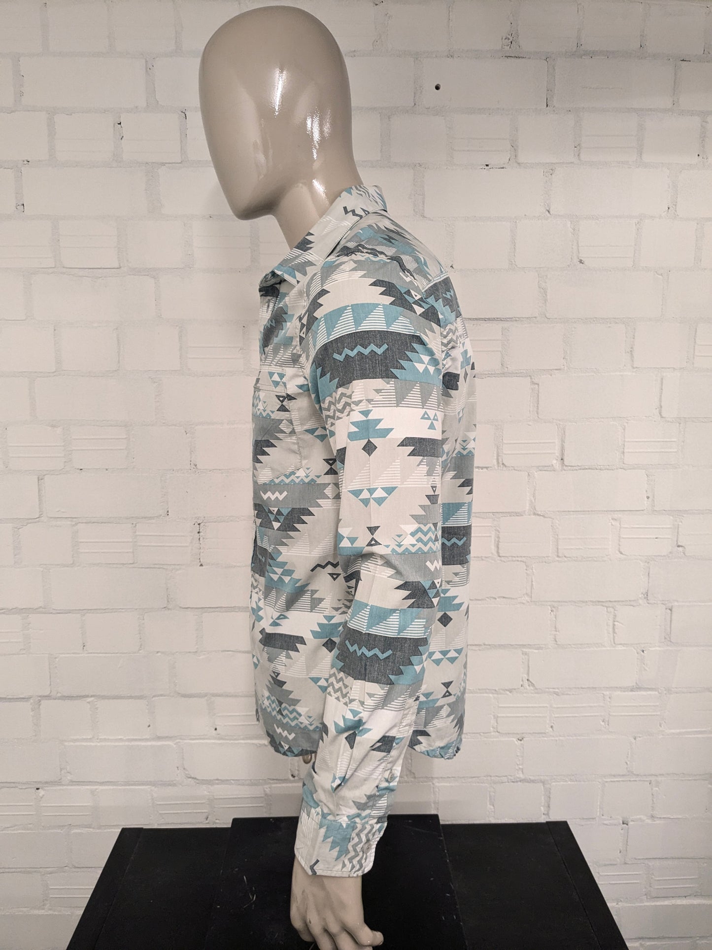 Kenji shirt. Green white print. Size M. Slim Fit.