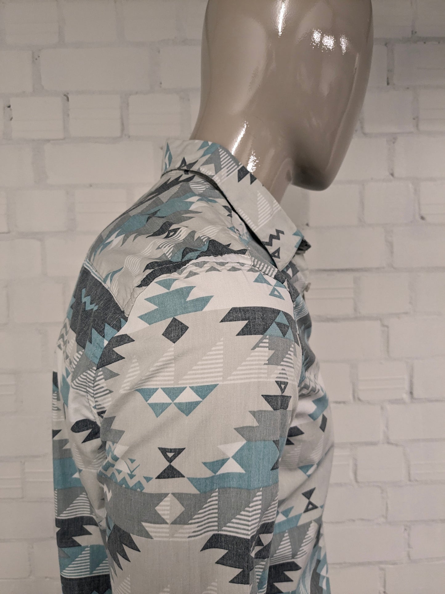 Kenji shirt. Green white print. Size M. Slim Fit.