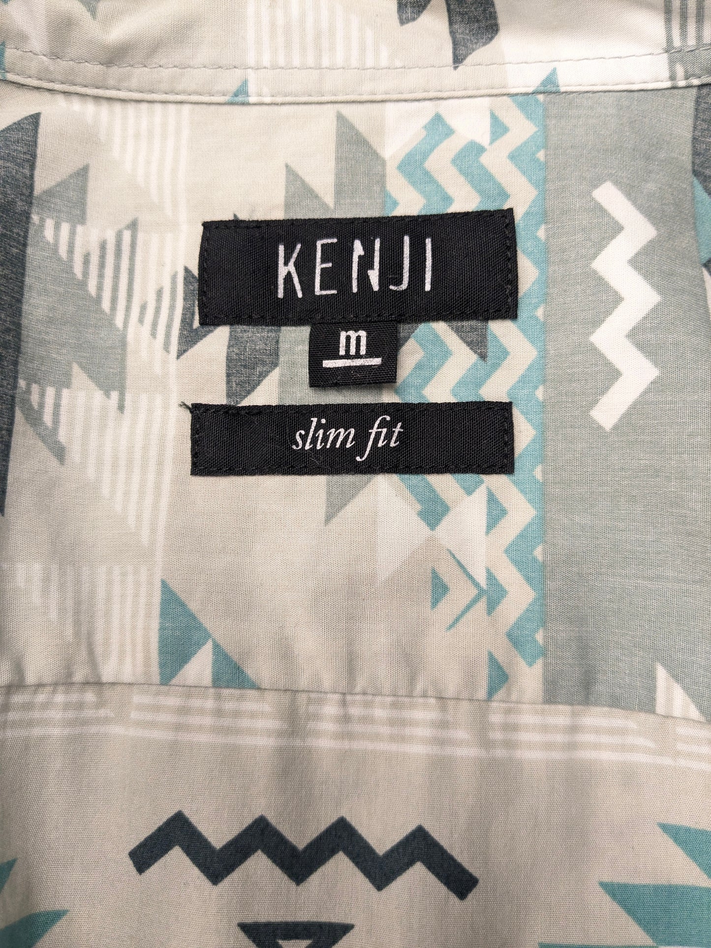 Kenji shirt. Green white print. Size M. Slim Fit.