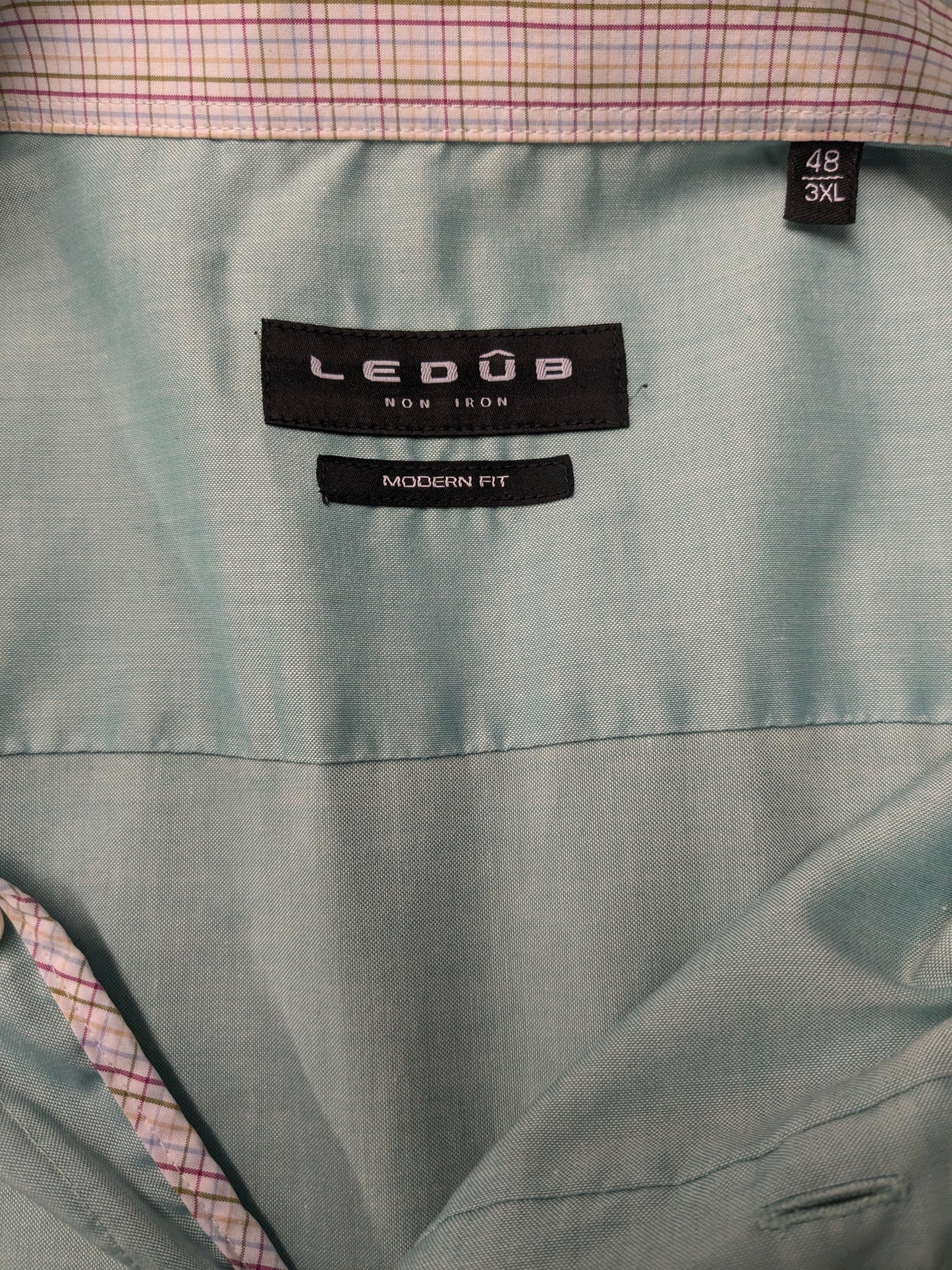 Ledub -Shirt Kurzarm. Hellgrün gefärbt. Größe 3xl / xxxl. Moderne Passform.