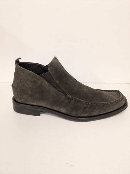 Botas de tobillo de cuero Hugo Boss. Color gris oscuro. Tamaño 42.