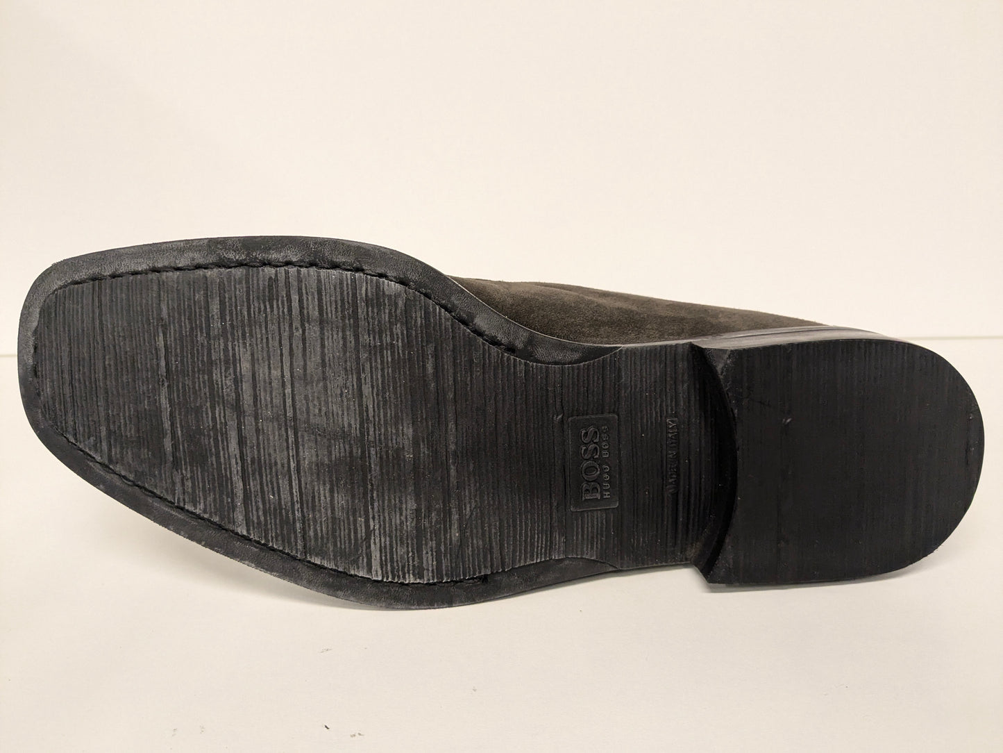 Botas de tobillo de cuero Hugo Boss. Color gris oscuro. Tamaño 42.