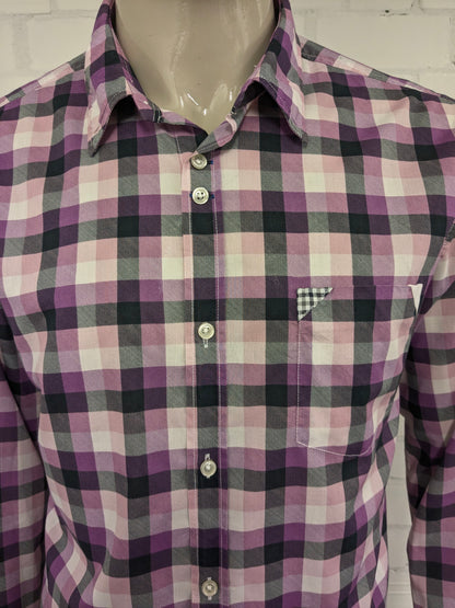 Chemise Orange Boss. Vérinère en noir et blanc violet. Taille xl.