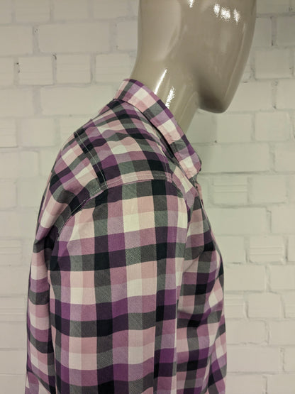 Chemise Orange Boss. Vérinère en noir et blanc violet. Taille xl.