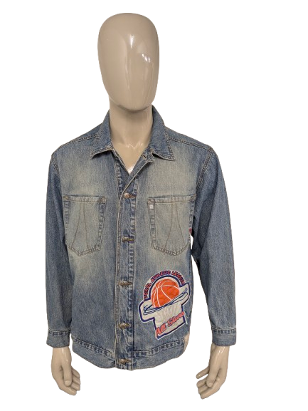 Vintage Vokal Jeans/Jeansjacke mit Applikationen. Blau gefärbt. Größe XL.
