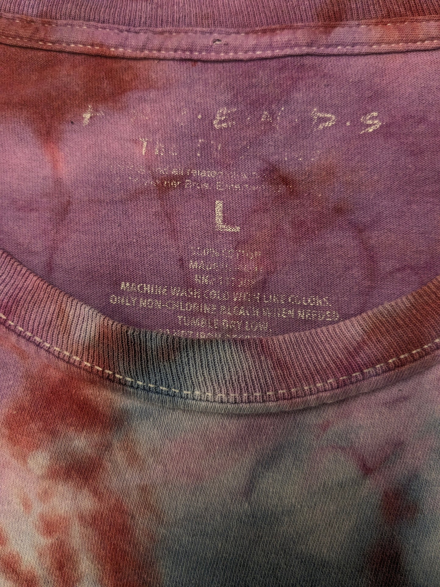 Camicia da tintura per tinture per amici originali. Rosso viola blu. Taglia L.