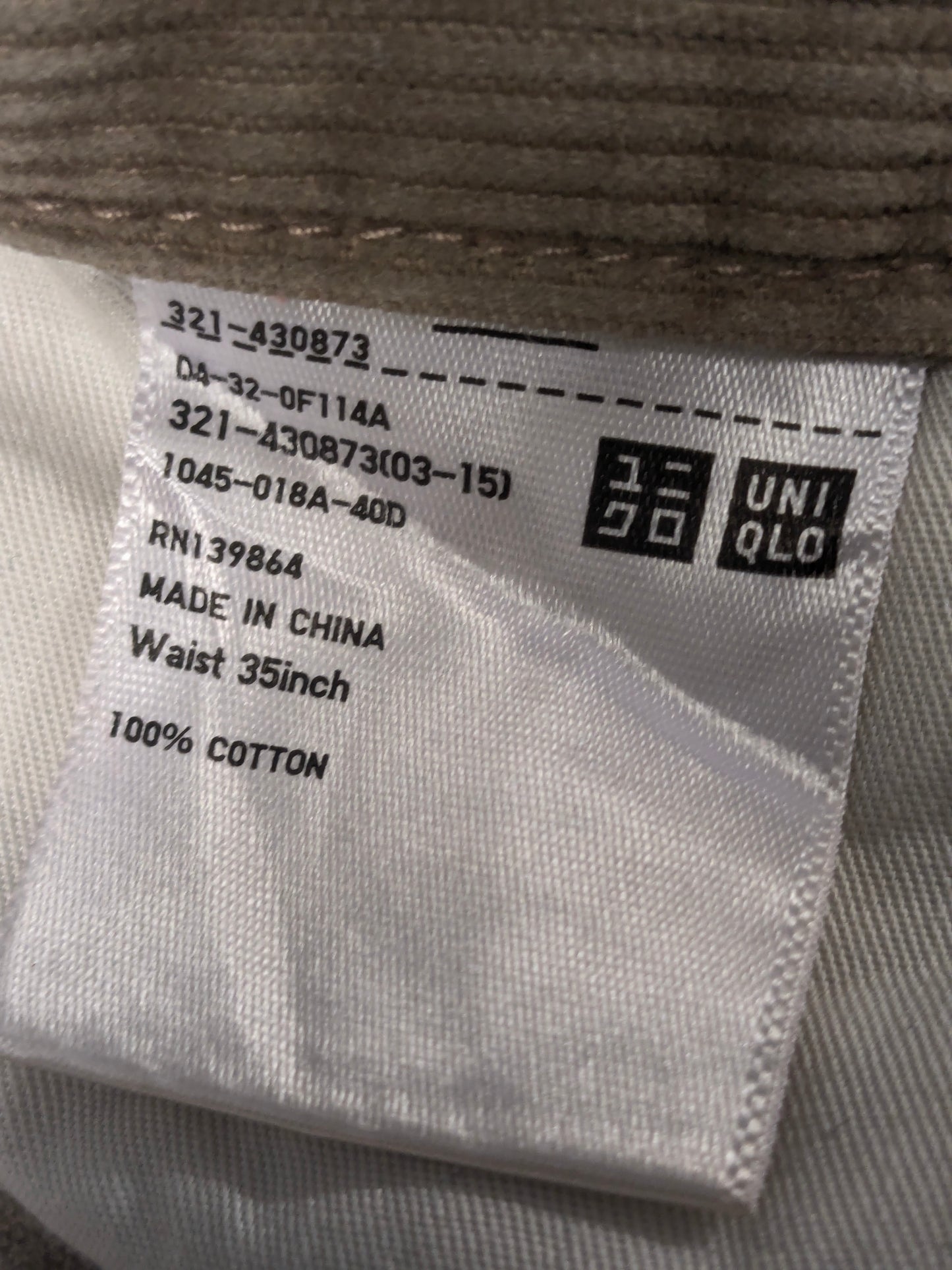 Uniqlo Ribbroek. Hellbraun gefärbt. Größe W35 - L30.