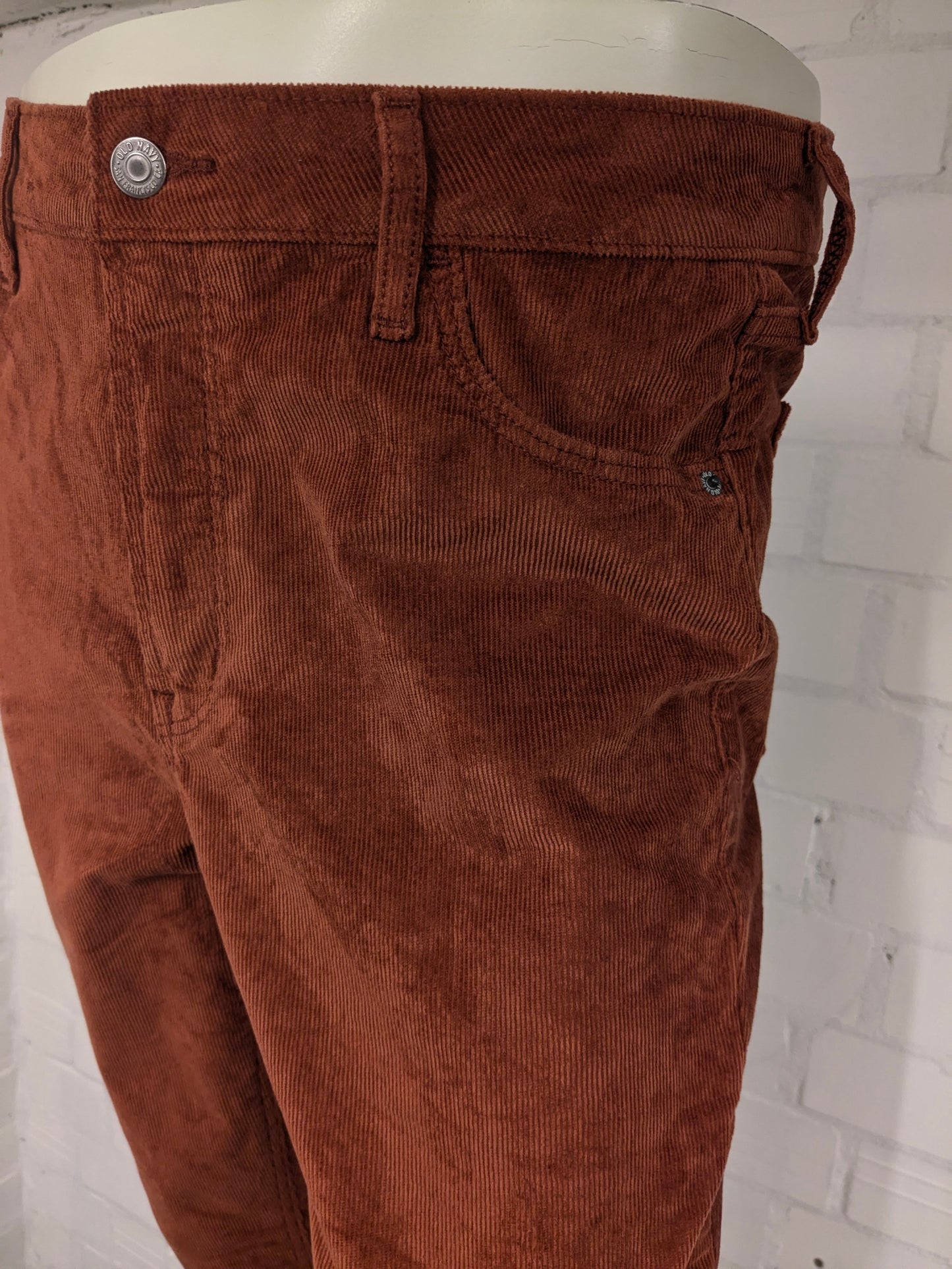 Old Navy Tall Ribbroek. Orange colored. Rockstar Super Skinny. Size W30 - L32. stretch.