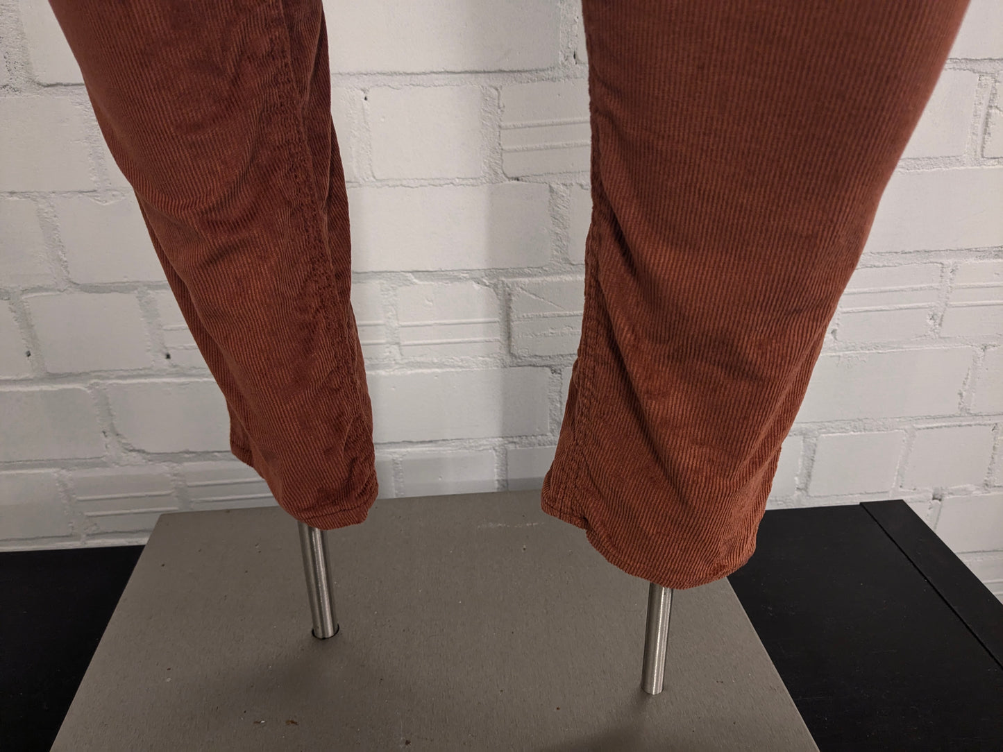 Old Navy Tall Ribbroek. Orange colored. Rockstar Super Skinny. Size W30 - L32. stretch.