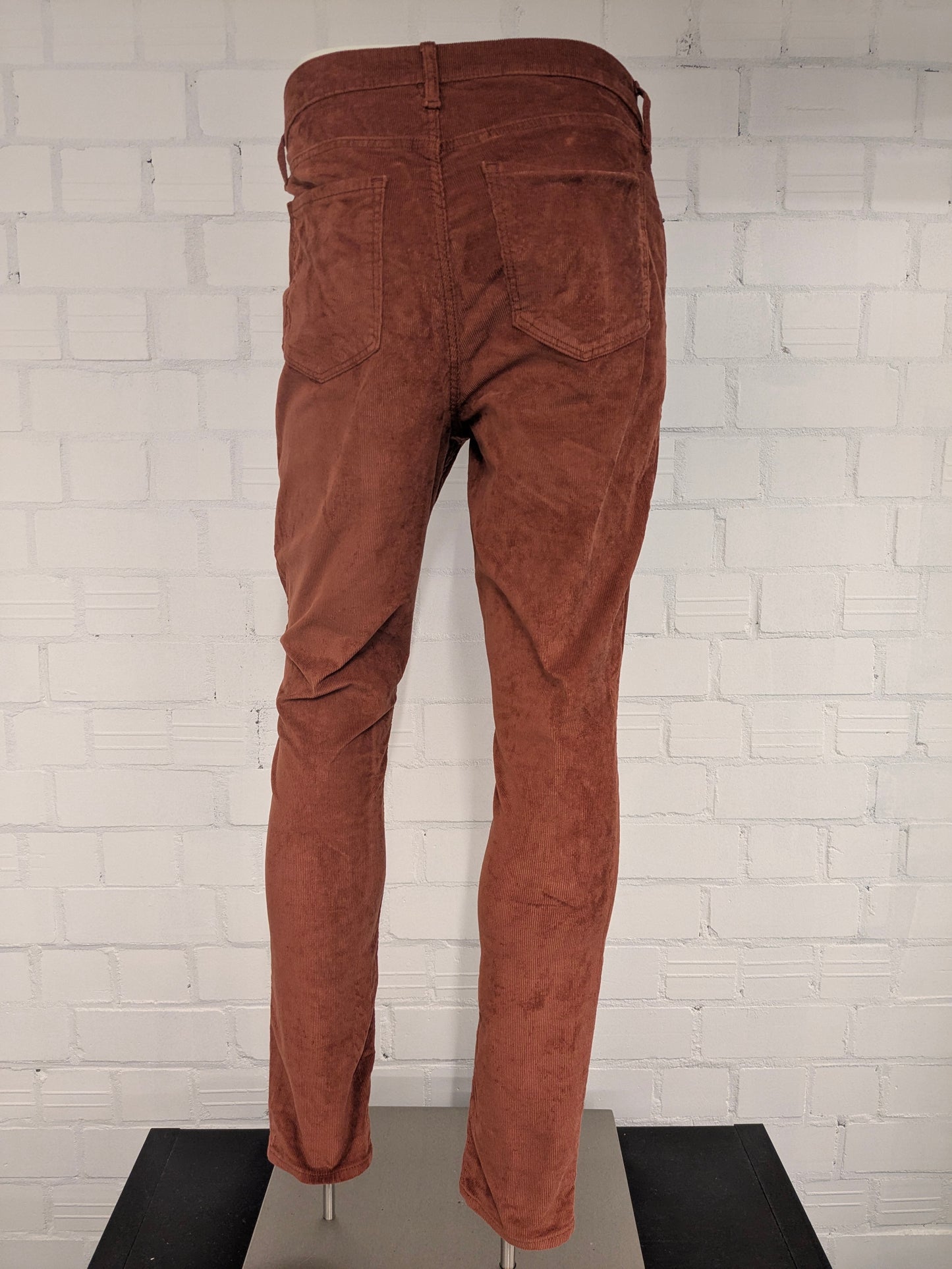 Old Navy Tall Ribbroek. Orange colored. Rockstar Super Skinny. Size W30 - L32. stretch.