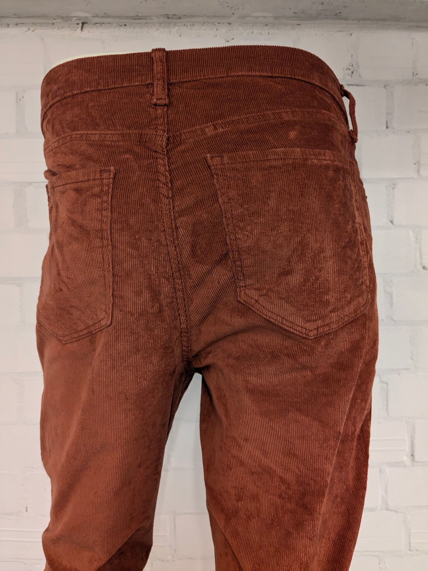 Old Navy Tall Ribbroek. Orange colored. Rockstar Super Skinny. Size W30 - L32. stretch.