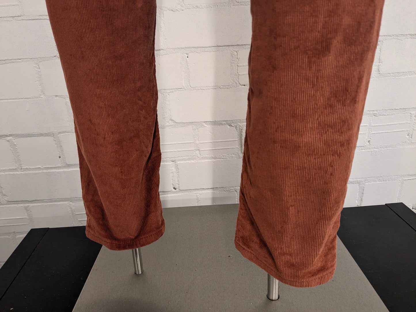 Old Navy Tall Ribbroek. Orange colored. Rockstar Super Skinny. Size W30 - L32. stretch.