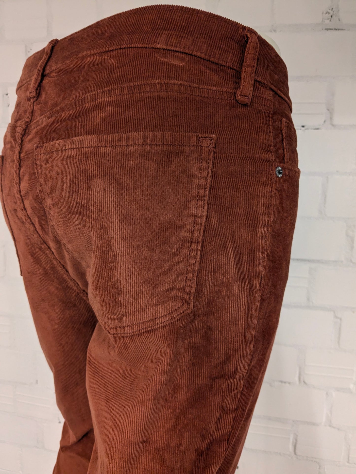 Old Navy Tall Ribbroek. Orange colored. Rockstar Super Skinny. Size W30 - L32. stretch.