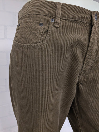 Gap Ribbroek. Colored green. Size W36 - L30.