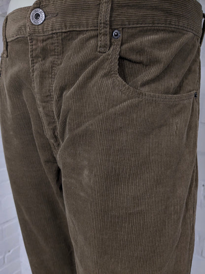 Gap Ribbroek. Colored green. Size W36 - L30.