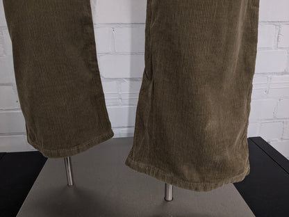 Gap Ribbroek. Colored green. Size W36 - L30.