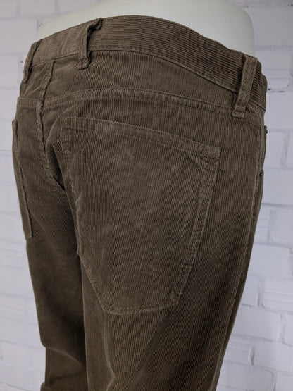 Gap Ribbroek. Colored green. Size W36 - L30.