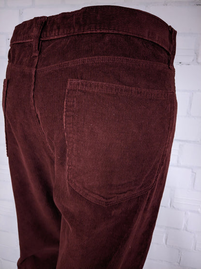 Gap ribbroek brown-red colored. Size W38 - L32. Straight fit.