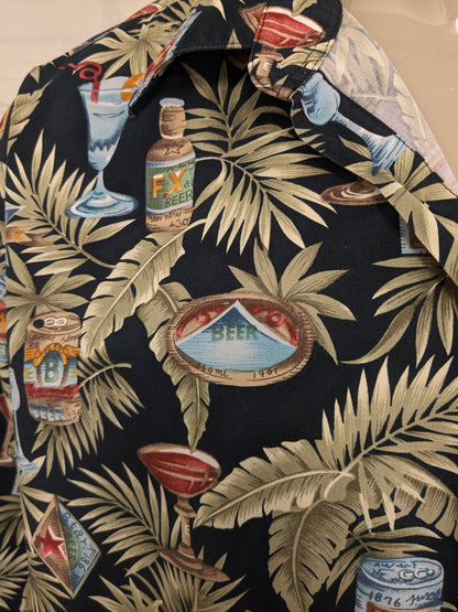 Camisa Campina Vintage manga corta. Impresión de las bebidas verdes negras. Tamaño 4xl / xxxxl.