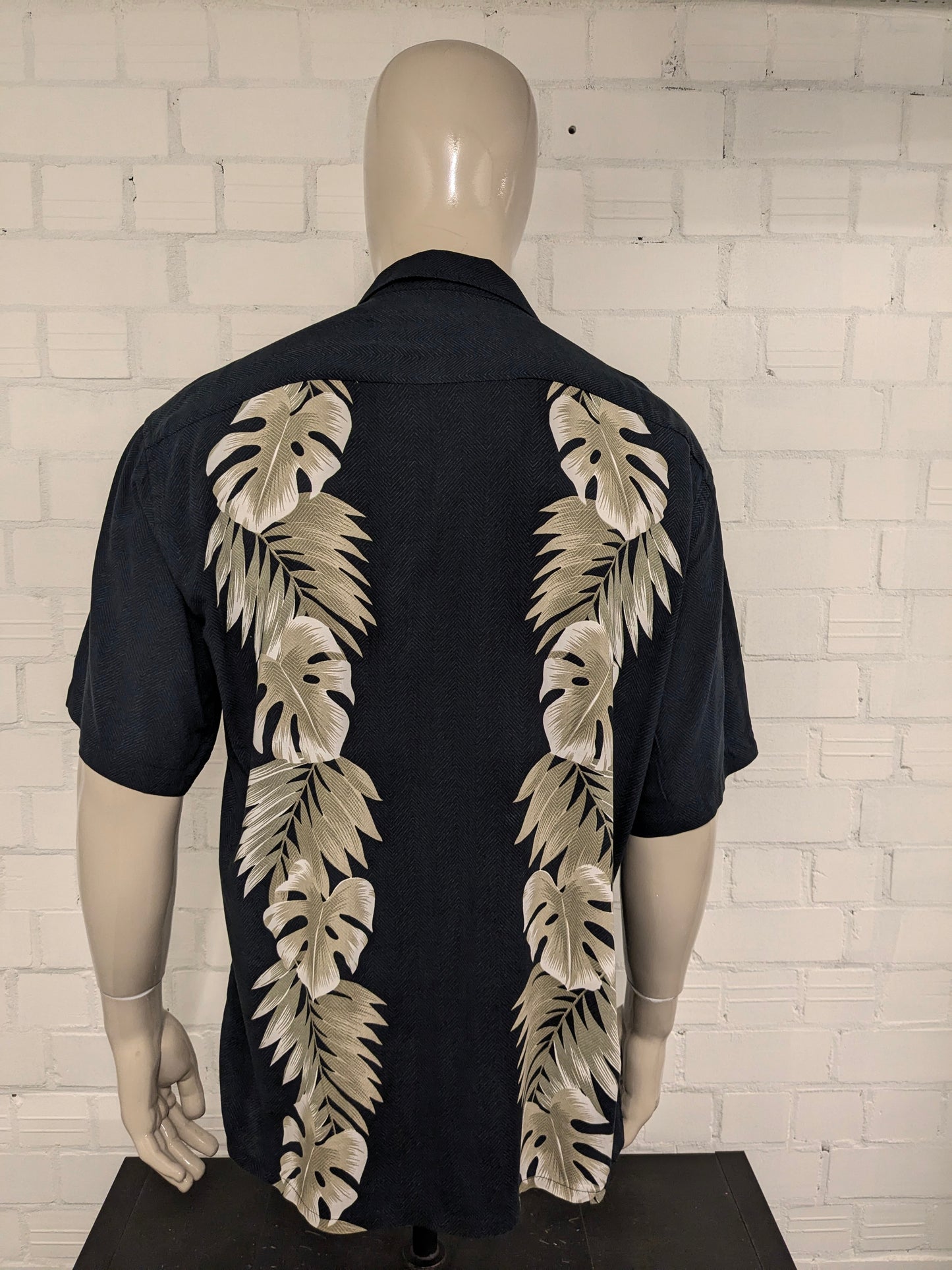 Vintage Pierre Cardin Hawaii overhemd korte mouw. Zwart Beige Groen gekleurd. Maat L.