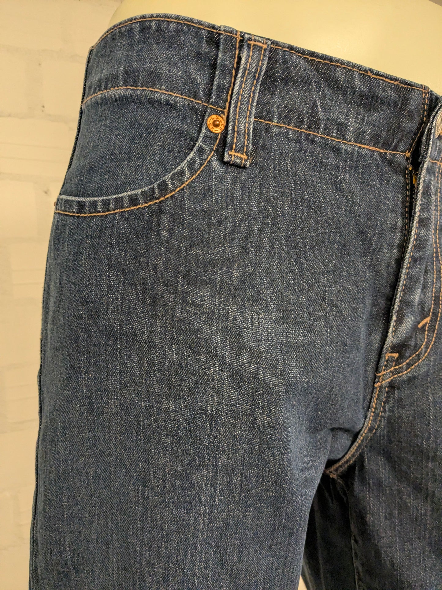 Levi's 515 capri - 3/4e jeans. Blauw gekleurd. Maat W33.