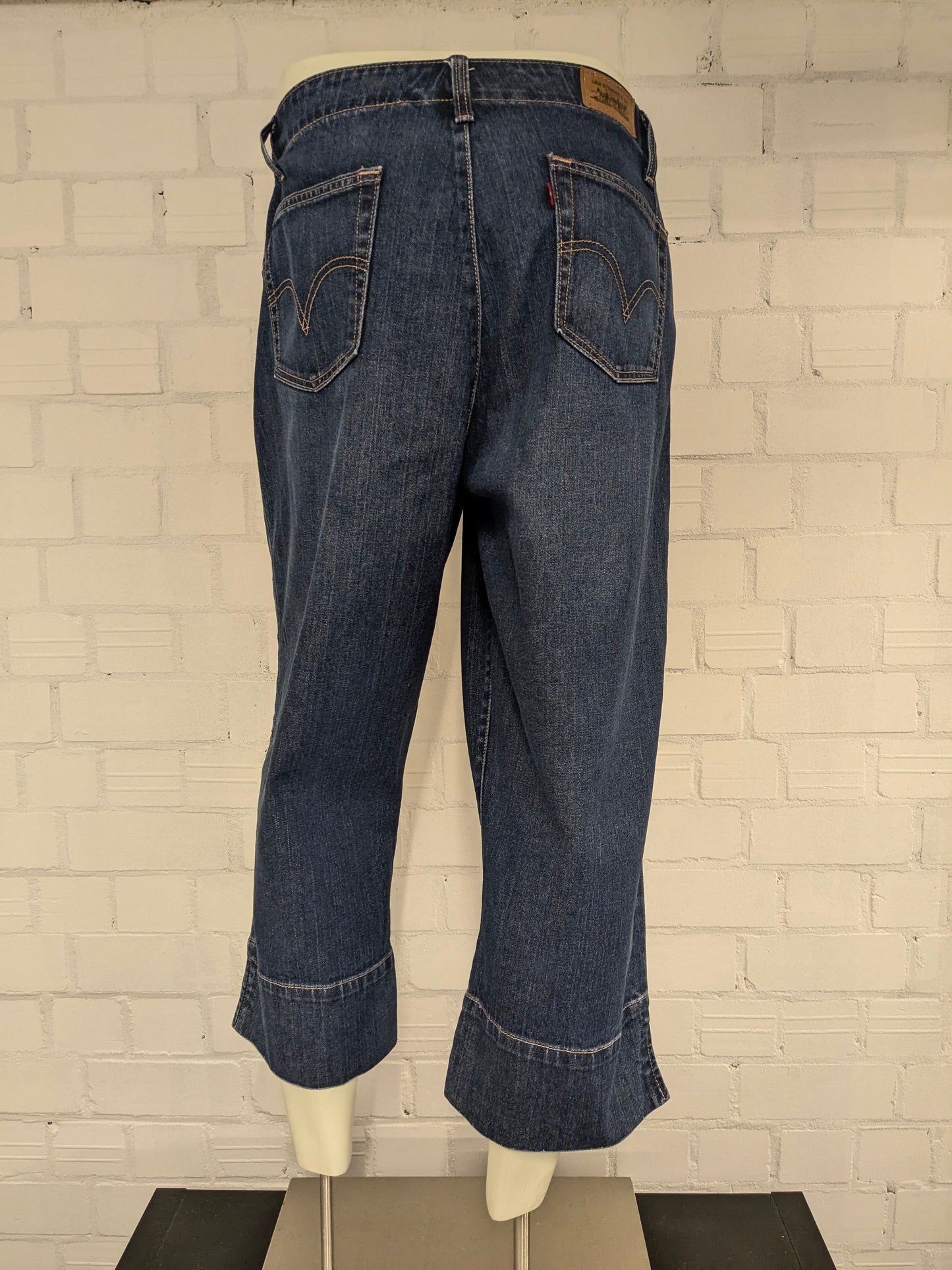 Levi's 515 capri - 3/4e jeans. Blauw gekleurd. Maat W33.