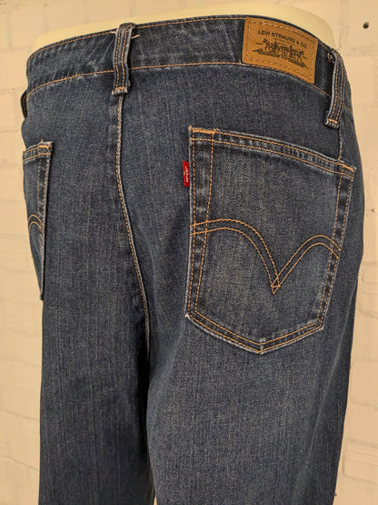 Levi's 515 capri - 3/4e jeans. Blauw gekleurd. Maat W33.