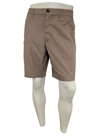 Short Goodfellow. De couleur beige. Taille W38.