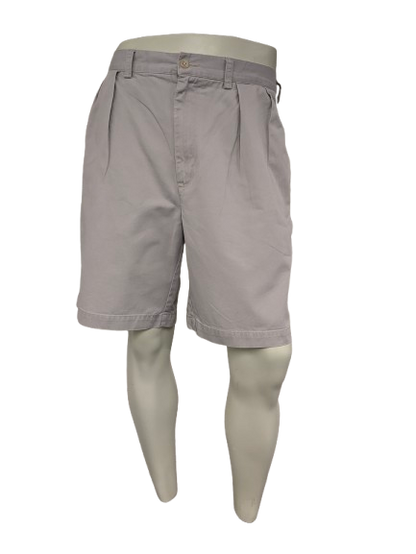 Polo Ralph Lauren korte chino broek. Licht Grijs gekleurd. Maat W36. type "Tyler Short".