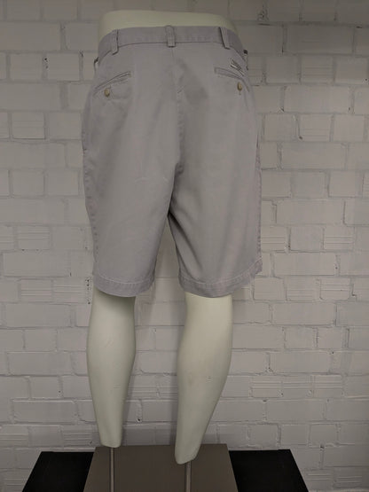 Polo Ralph Lauren korte chino broek. Licht Grijs gekleurd. Maat W36. type "Tyler Short".