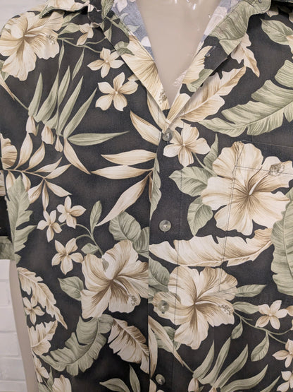 Vintage Piere Cardin Hawaii overhemd korte mouw. Groen Zwart Beige print. Maat 2XL / XXL.