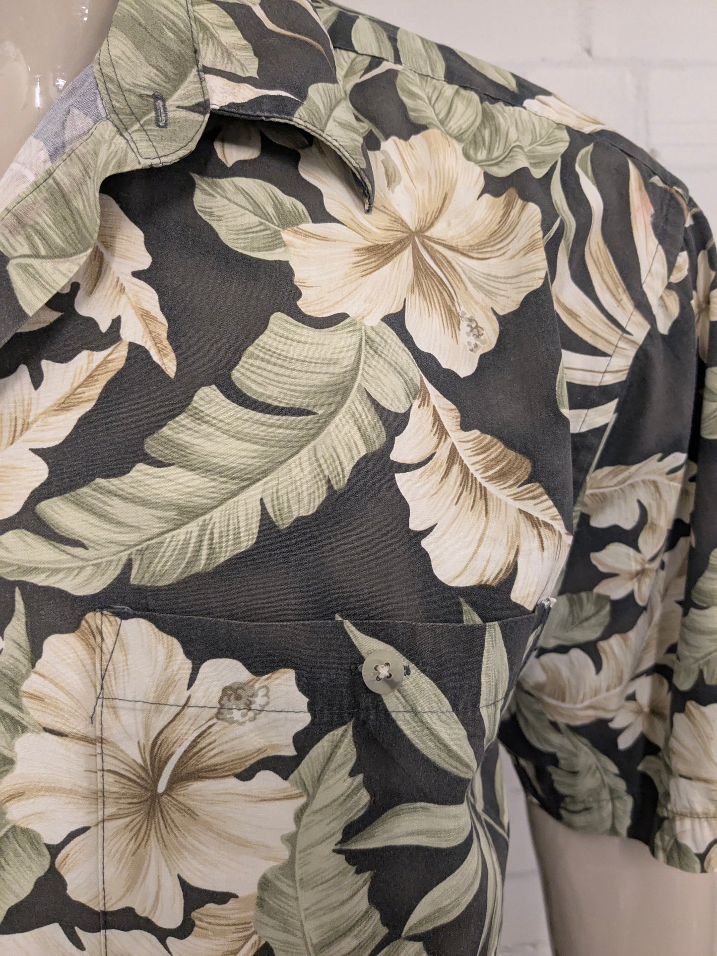 Vintage Piere Cardin Hawaii overhemd korte mouw. Groen Zwart Beige print. Maat 2XL / XXL.