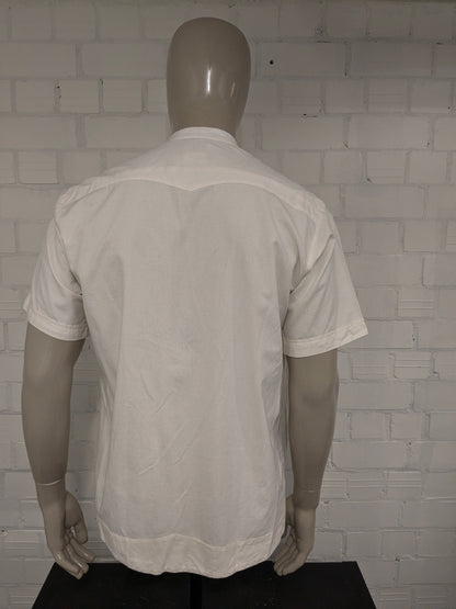 Vintage Yacateca overhemd korte mouw. Mao, Boeren-, Korte kraag. Beige gekleurd. Maat XL. voelbaar gestreept motief.